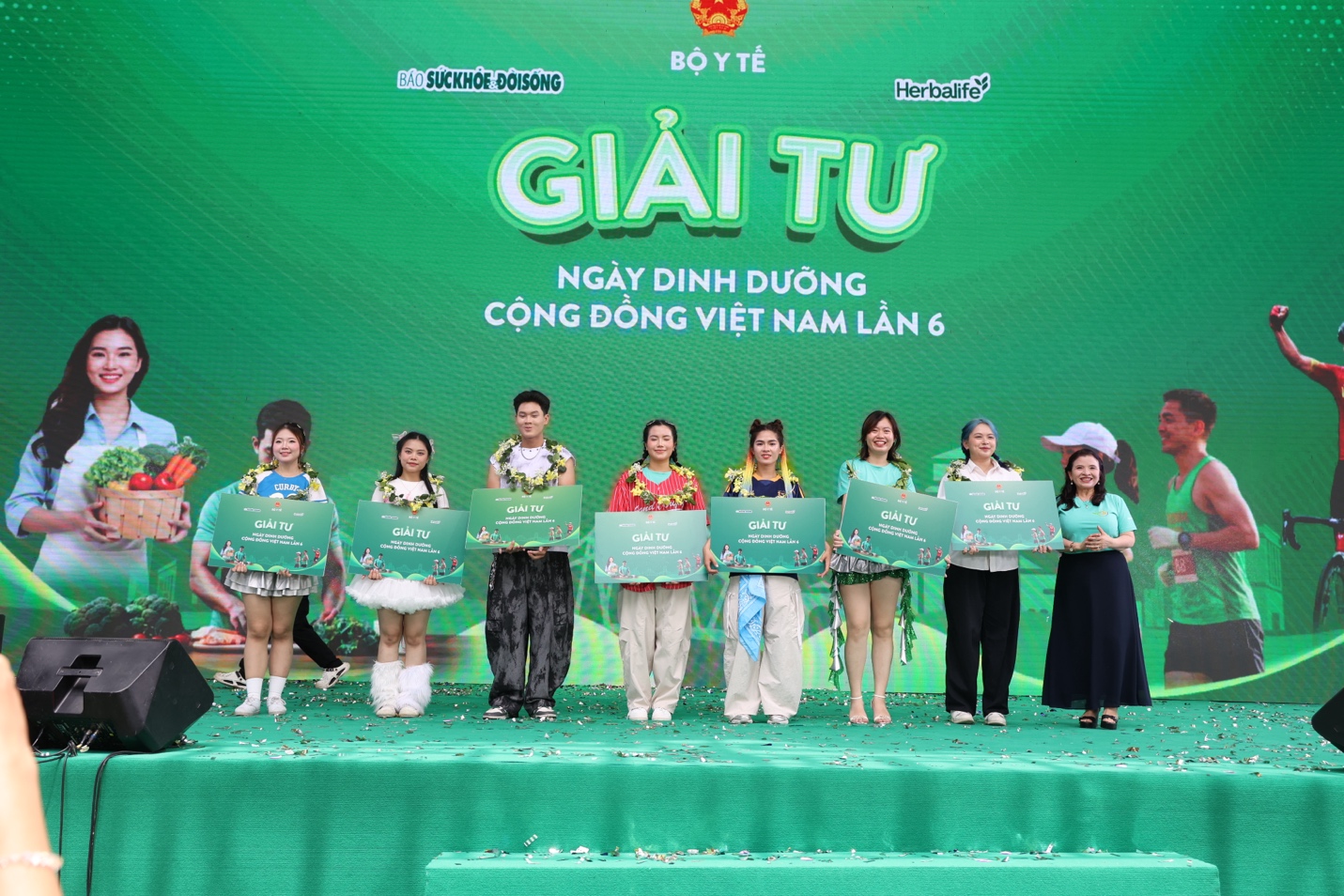 Image 12 from qua-6-mua-ngay-dinh-duong-cong-dong-viet-nam