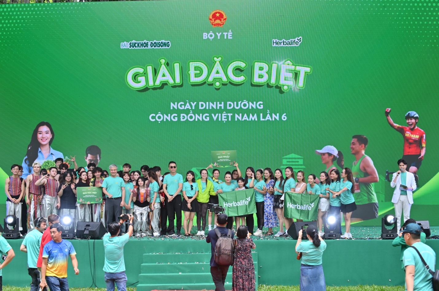 Image 9 from qua-6-mua-ngay-dinh-duong-cong-dong-viet-nam