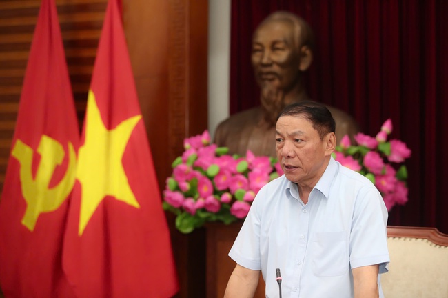 Bộ trưởng Nguyễn Văn Hùng làm việc với các cơ quan báo chí chủ lực về dự án Luật Báo chí (sửa đổi)  - Ảnh 2.