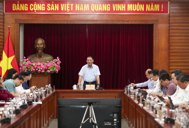 Bộ trưởng Nguyễn Văn Hùng: Tiếp tục tiếp thu, hoàn thiện dự án Luật Báo chí (sửa đổi) đảm bảo chất lượng cao nhất - Ảnh 1.
